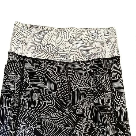 Victoria’s Secret On Point Flow Mid Rise Black White Novelty Print  SZ 8 #1142 - Picture 2 of 9